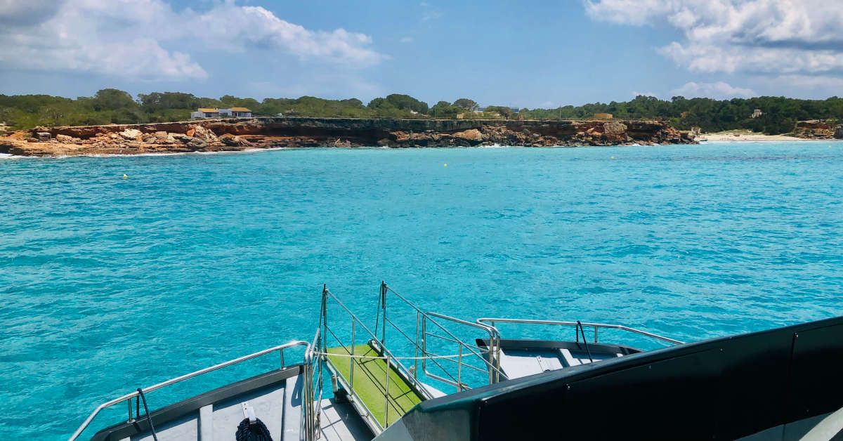 Guía Definitiva para Excursiones en Barco en Ibiza